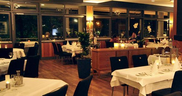 Hotel Mariotto Am Burghof Лёррах Экстерьер фото